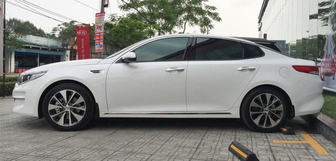 Kia Optima giảm giá còn 757 triệu, rẻ hơn cả Mazda 3 - 8