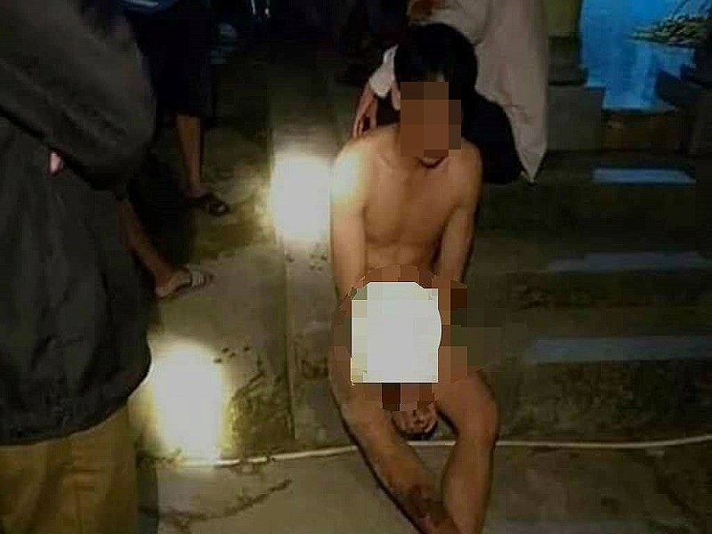 Thanh niên khỏa thân đột nhập nhà dân lúc nửa đêm - 1