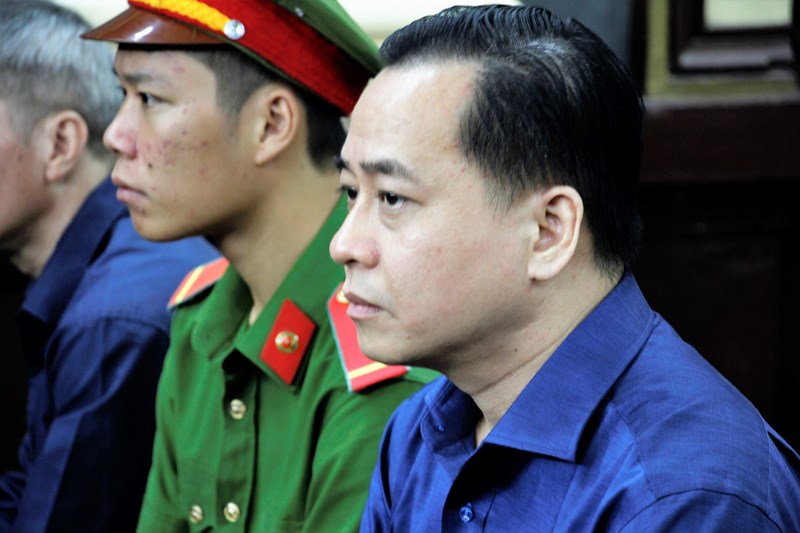 Vũ "nhôm" lấy tính mạng vợ và 6 con ra "đảm bảo lời khai" - 1