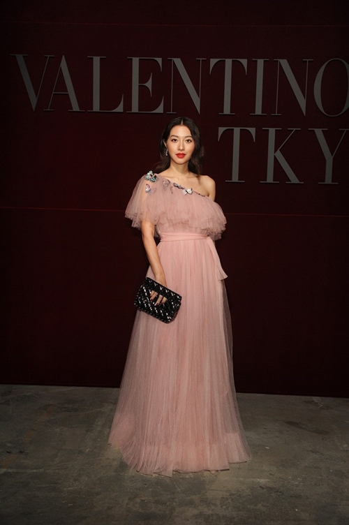 Học minh tinh Thái cách mặc để mét 6 vẫn đẹp như siêu mẫu - 1