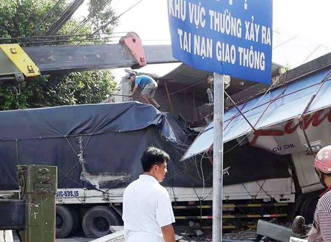 Nóng 24h qua: Thách nhau bơi qua hồ lúc trời lạnh, nhân viên quán bia tử vong - 4