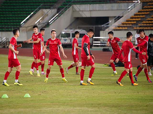 ĐT Việt Nam luyện công bán kết AFF Cup: ”Tổng duyệt” đấu Philippines