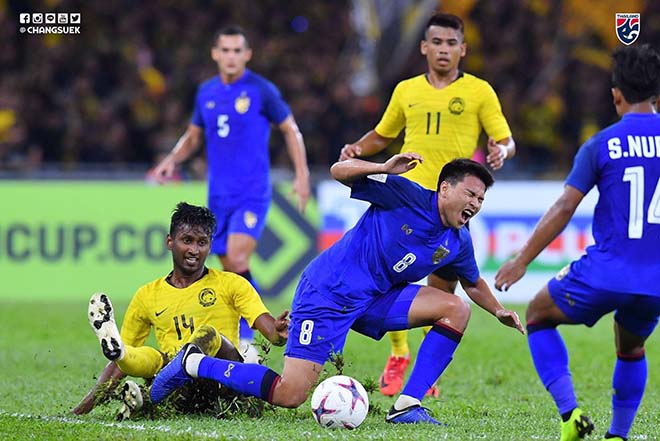 Malaysia - Thái Lan: Bão táp lên nhà vô địch, cơ hội dồn dập (Bán kết AFF Cup) - 1