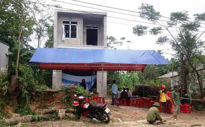 Xuất hiện mảnh giấy lạ tại ngôi nhà 2 vợ chồng chết bất thường ở Thanh Hóa - 1