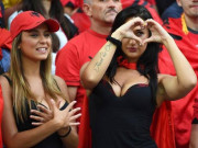 Lý do các bà vợ nổi cơn tam bành nói về bóng đá