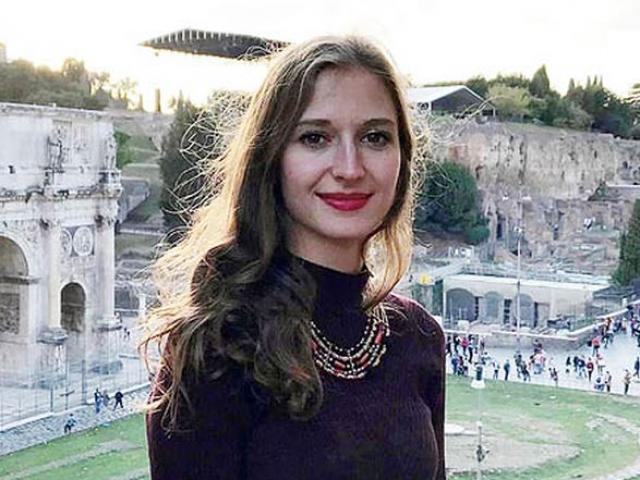 Thế giới - Tài xế taxi ngồi chờ gần 8 tiếng để trả lại ví khách để quên