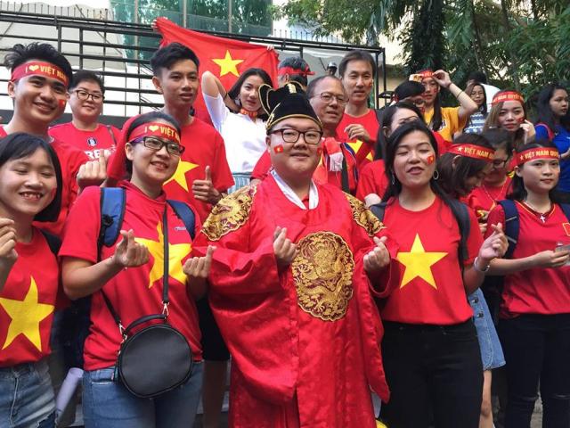 Fan Hàn Quốc mê HLV Park Hang Seo, đến Bacolod cổ vũ Việt Nam