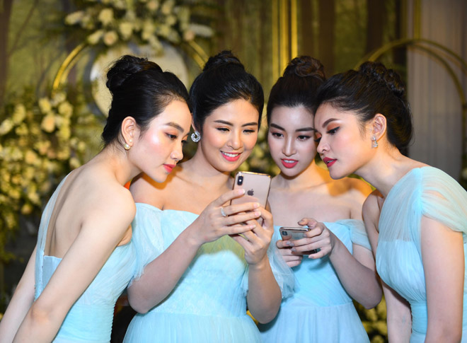 Tiệc cưới xa hoa của á hậu Thanh Tú và đại gia hơn 16 tuổi - 3