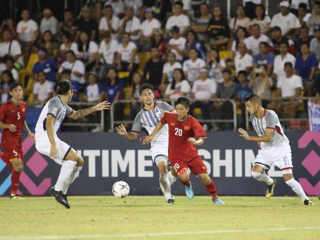 Bóng đá - ĐT Việt Nam phối hợp hảo hạng: "Gà son" Văn Đức hạ knock-out Philippines