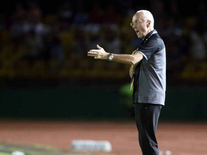 HLV Philippines lương 1,8 tỷ/tháng bất lực nhìn Park Hang Seo trổ tài - 4