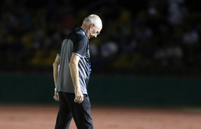 HLV Philippines lương 1,8 tỷ/tháng bất lực nhìn Park Hang Seo trổ tài - 5