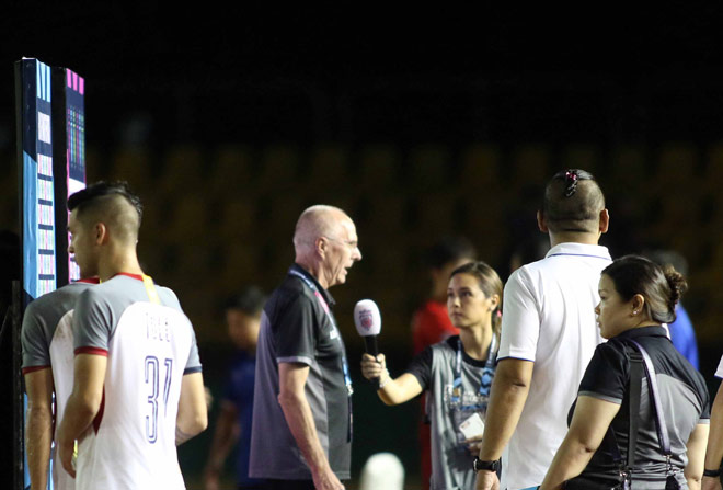 HLV Philippines lương 1,8 tỷ/tháng bất lực nhìn Park Hang Seo trổ tài - 9