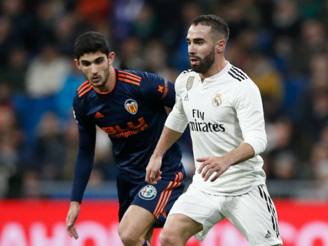Real Madrid - Valencia: ”Tội đồ” phản lưới khơi màn thảm họa