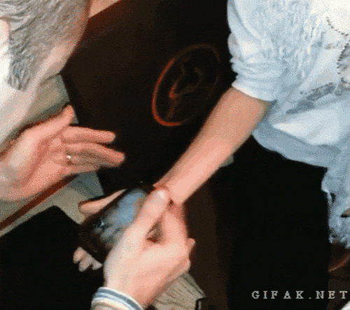 Những tình huống hài hước chỉ có chị em mới làm được - 5