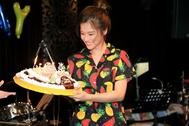 Khổng Tú Quỳnh lần đầu lộ diện sau lùm xùm chia tay Ngô Kiến Huy - 7