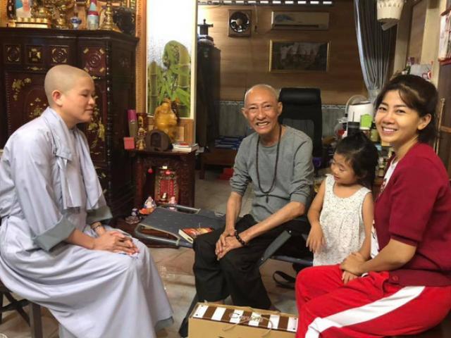 Dù bệnh tật hành hạ, Mai Phương vẫn dẫn con gái đi thăm nghệ sĩ Lê Bình