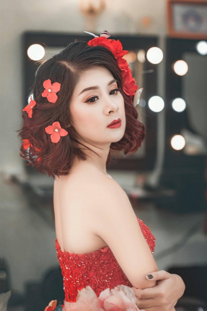 Ngã ngửa thân thế "cô bồ" được Quang Tèo dùng tay đo chân dài sexy - 1