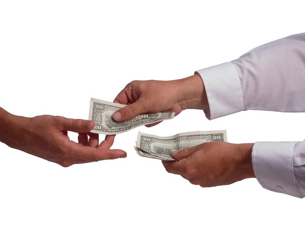 Tại sao không nên cho bạn bè vay mượn quá nhiều tiền? - 1