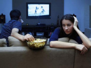 Đàn ông bị ghét lây vì bóng đá?