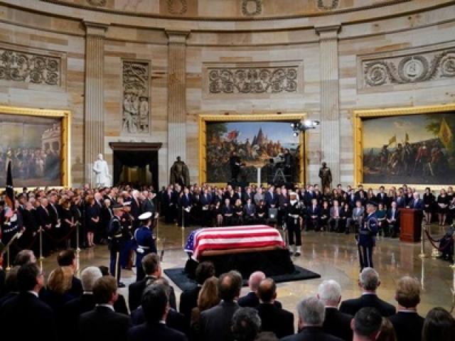 Linh cữu cựu Tổng thống Bush “cha” được đặt tại tòa nhà quốc hội Mỹ