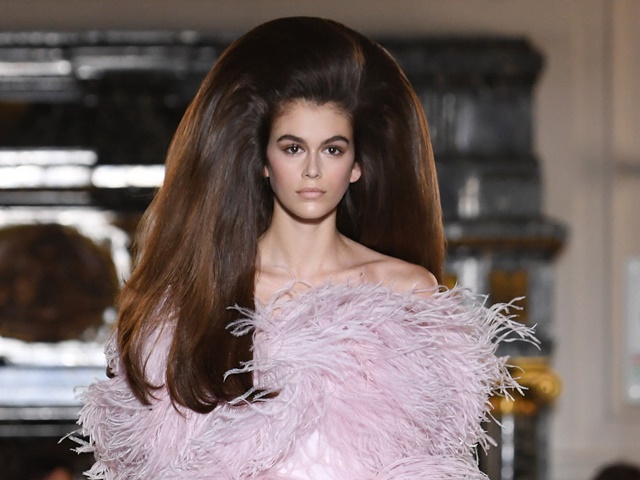 Làm đẹp - Nhìn lại những xu hướng làm đẹp điên rồ nhất năm 2018