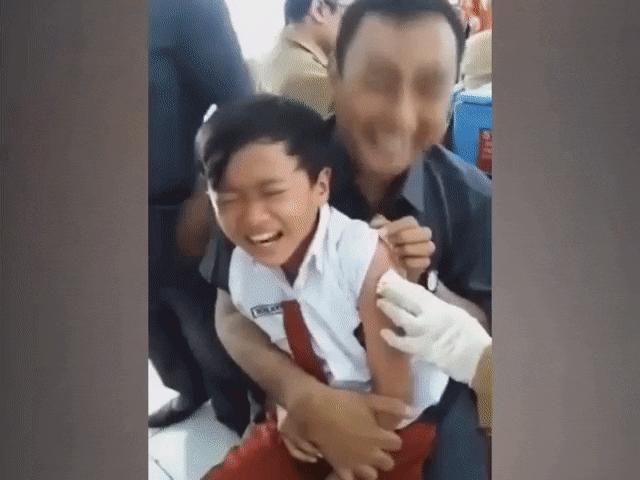 Video Clip Cười - Biện pháp để giảm "nỗi sợ hãi" mỗi khi đi tiêm