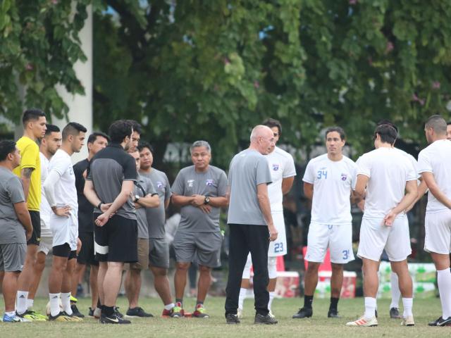 Bóng đá - HLV đẳng cấp thế giới Eriksson "phát khóc" vì nội bộ Philippines?