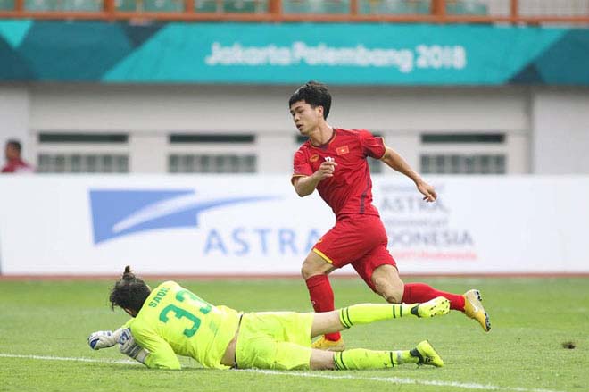 Báo châu Á: Công Phượng & pha bỏ lỡ như Torres dẫn đầu AFF Cup 2018 - 1