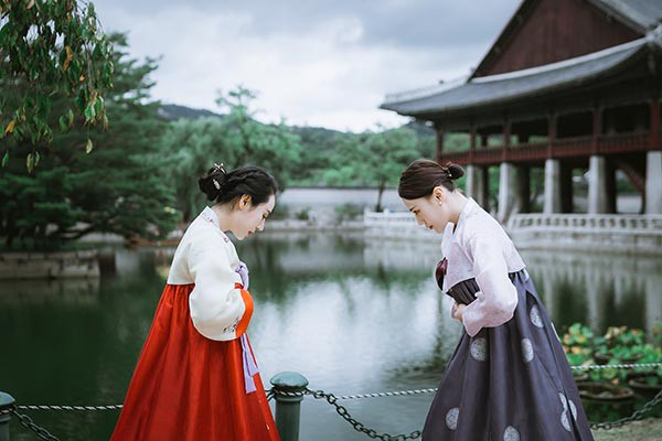 Người phụ nữ bí ẩn đứng sau nhan sắc hoàn hảo của Quỳnh búp bê - 5