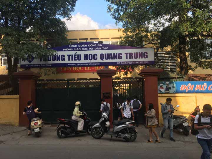 Học sinh ở Hà Nội nghi bị cô giáo cho bạn tát 20 cái đã đi học lại - 1