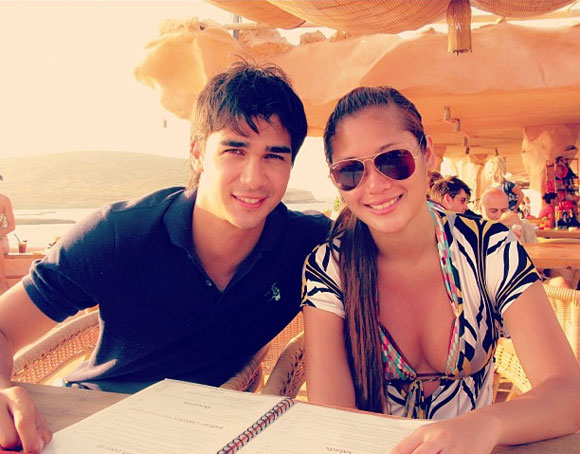 Người tình là nhà thiết kế của tiền vệ tuyển Philippines - 12