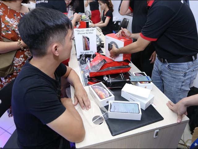 Thời trang Hi-tech - iPhone chính hãng tiếp tục bán dưới giá niêm yết