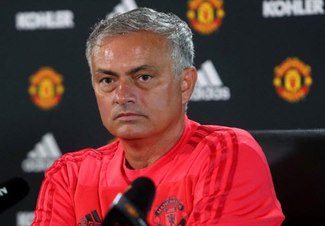 Họp báo MU - Arsenal: Mourinho nổi điên gây hấn cả phóng viên nhà - 2