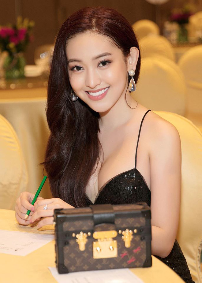 Thúy Vi nóng bỏng trong clip hậu trường chụp ảnh sau thẩm mỹ - 5