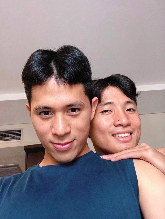 Khoảnh khắc ngọt ngào của Đình Trọng-Tiến Dũng khiến fan girl &#34;ôm tim&#34; - 1