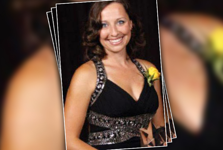 Bé gái xinh như thiên thần thích làm hại người khác và tự gây tổn thương “vùng kín” - 2