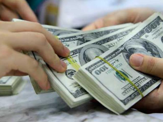 Giá USD liên tục tăng, đang ở mức cao nhất năm