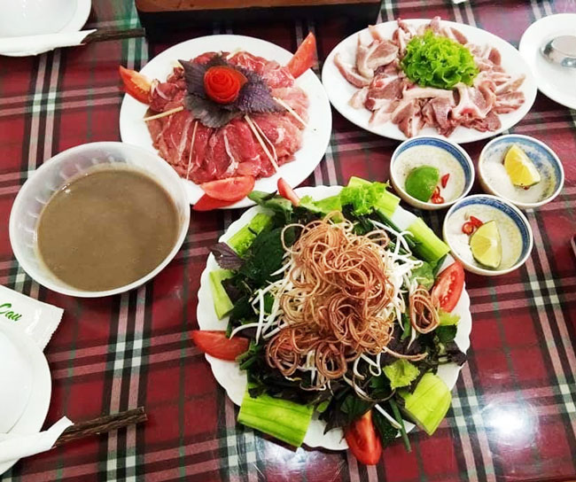 Bán kết lượt về Việt Nam gặp Philippines: Nhà hàng hút trăm triệu/ngày - 6