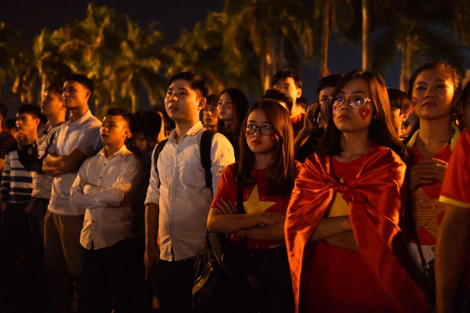 Việt Nam vào chung kết, triệu trái tim “bùng nổ” - 14