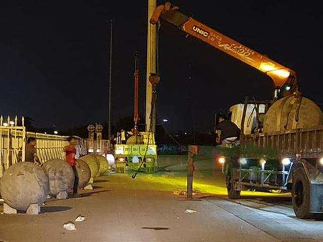 Tin tức trong ngày - Nóng 24h qua: 40 quả "bóng xích" bất ngờ bị chuyển khỏi SVĐ Mỹ Đình trước trận bán kết lịch sử