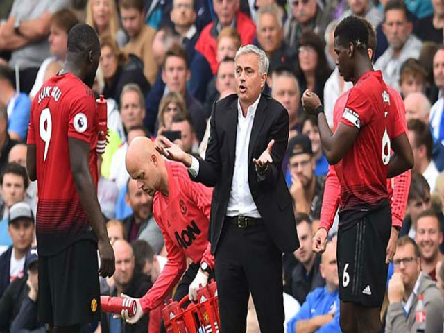 Mâu thuẫn Pogba - Mourinho: Phẫn nộ dự bị, siêu cò đổ thêm dầu vào lửa