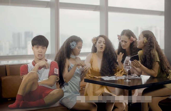 Công Phượng bất ngờ xuất hiện bên dàn sao Việt sau bán kết lượt về - 2