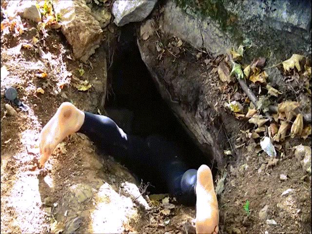 Thế giới - Mỹ: Chui xuống lỗ bé tí, phát hiện cả một hang động hoành tráng