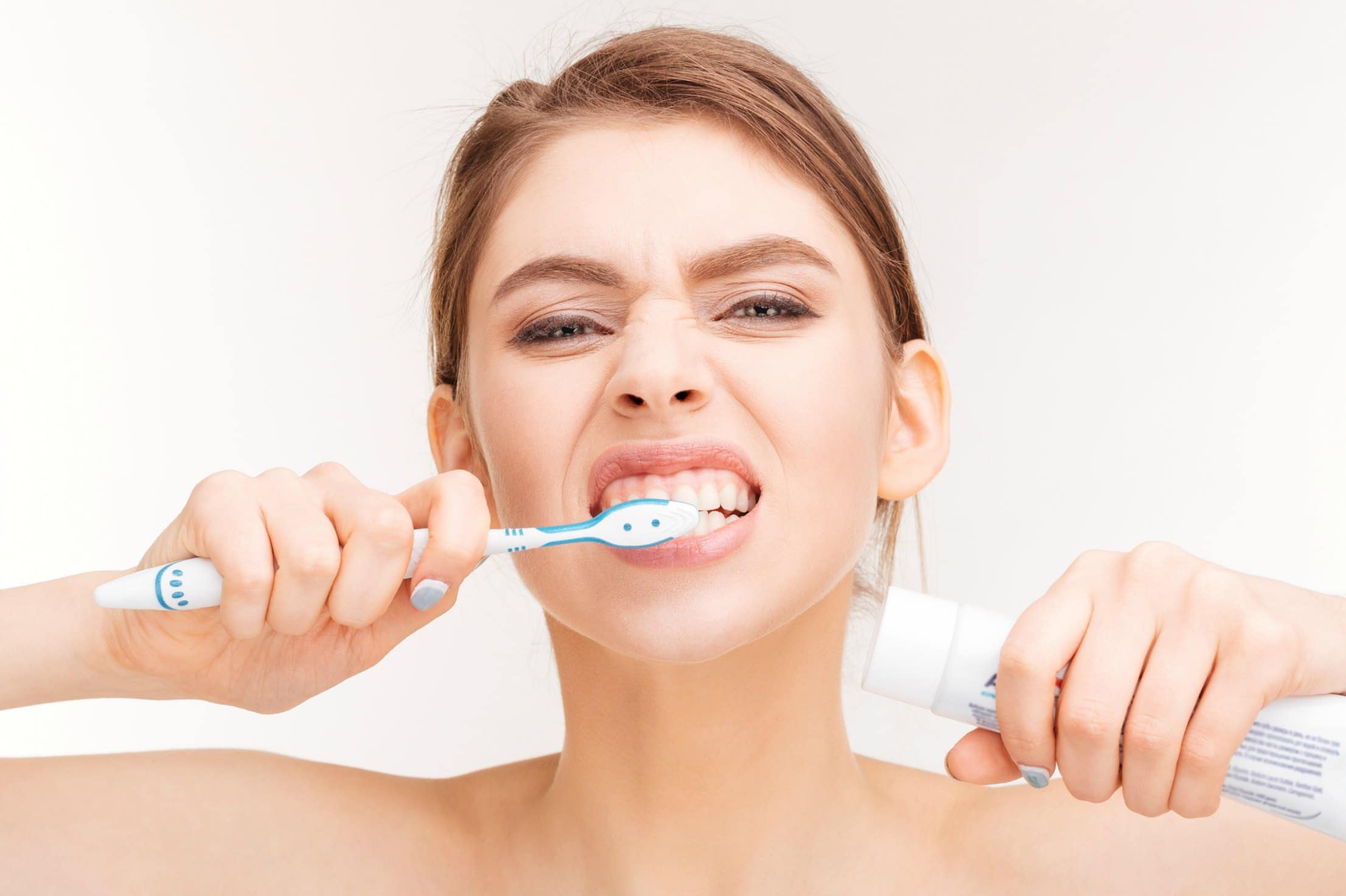 90% người Việt mắc bệnh răng miệng chỉ vì 10 thói quen khó bỏ này - 1