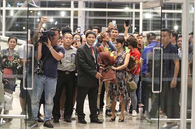 ĐT Việt Nam đã tới Malaysia: Công Phượng rạng rỡ chờ đá chung kết - 2