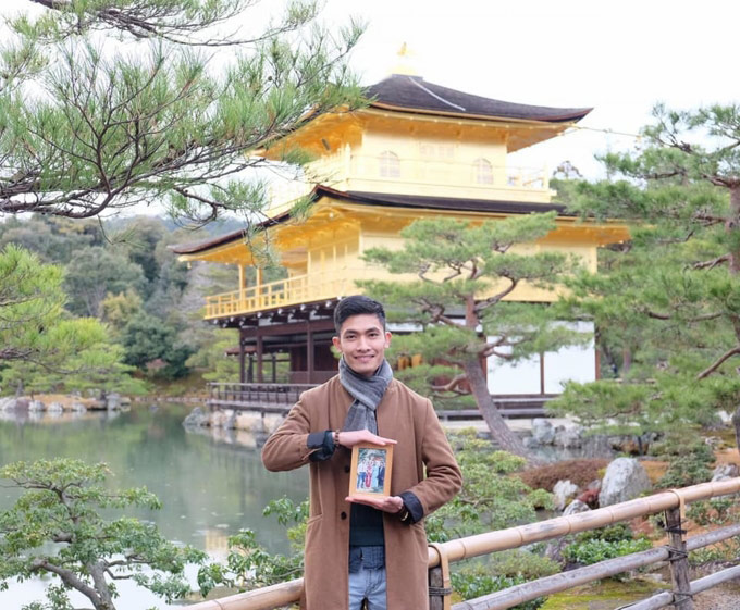 Chân dung chàng trai mồ côi đưa di ảnh ba mẹ đi khắp thế gian - 7