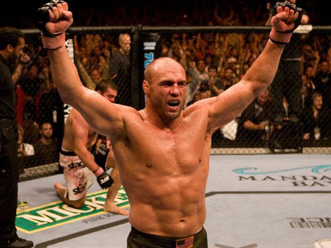 Huyền thoại UFC có 2 vợ và vô số tình nhân: Vui quá đà lộ “clip nóng” - 2