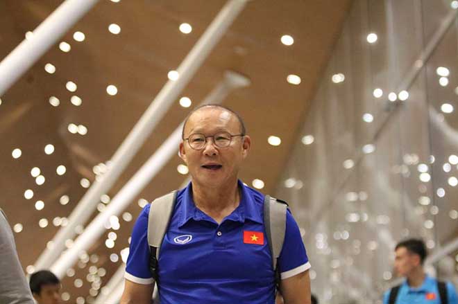 ĐT Việt Nam đã tới Malaysia: Công Phượng rạng rỡ chờ đá chung kết - 8