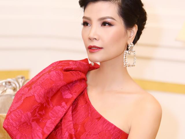 Đời sống Showbiz - Siêu mẫu Hà Nội khuyên chồng đi lấy vợ khác làm điều bất ngờ sau 10 năm "ở ẩn"