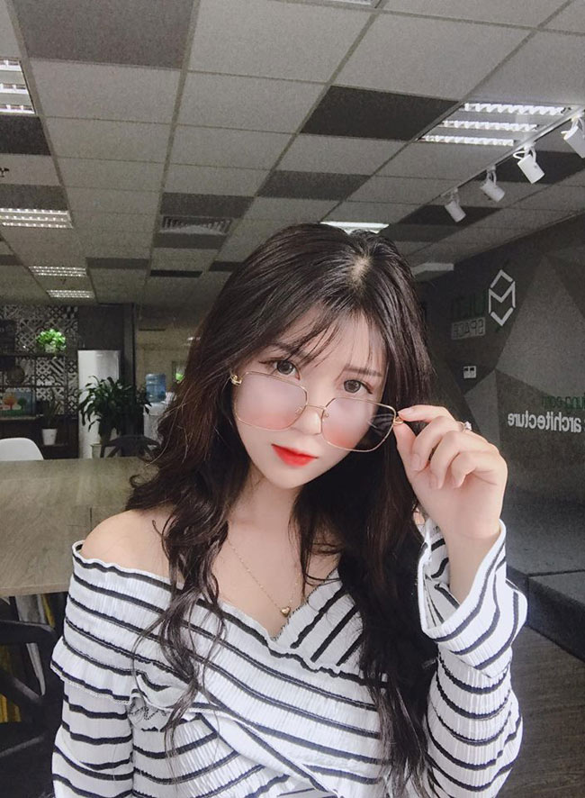 Đỗ Thanh Phương &#40;hay còn được biết đến với biệt danh Tiểu Phương&#41; là một trong những mẫu ảnh tự do được nhiều nhãn hàng săn đón. Cô nàng là gương mặt không còn xa lạ với dân mạng Việt, sở hữu hơn 120.000 lượt theo dõi trên Facebook.&nbsp;